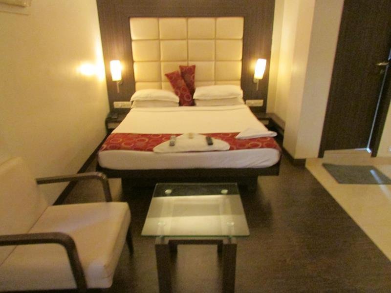 Фото Hotel Mourya Residency