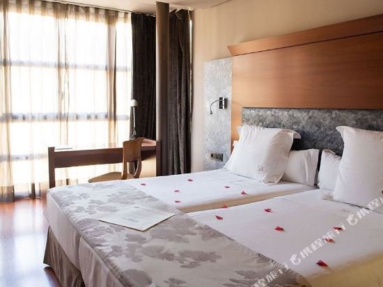 Фото Hotel Sancho Abarca