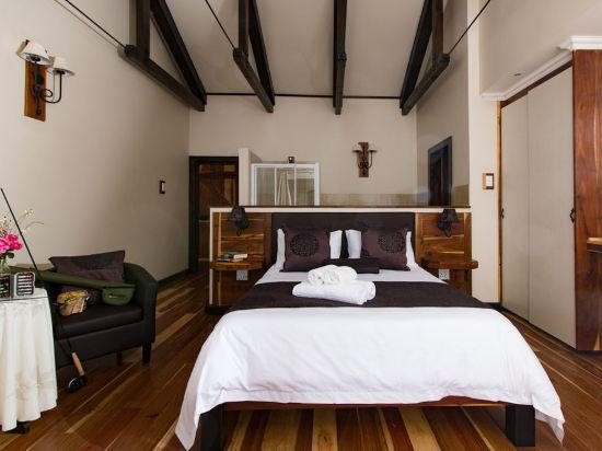 Фото Malachite Manor