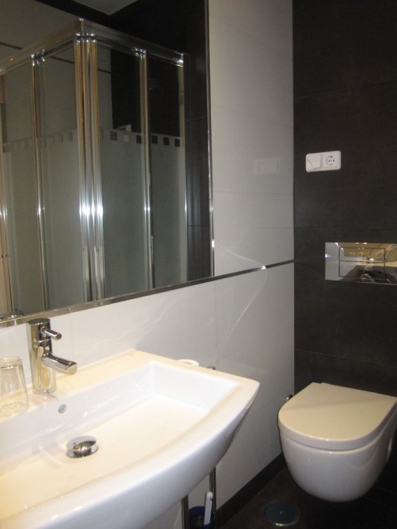 Фото Hostal Atocha Almudena Martín