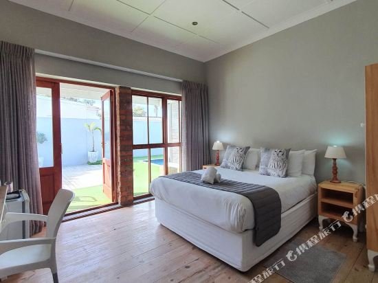 Фото Two Fat Owls Guesthouse