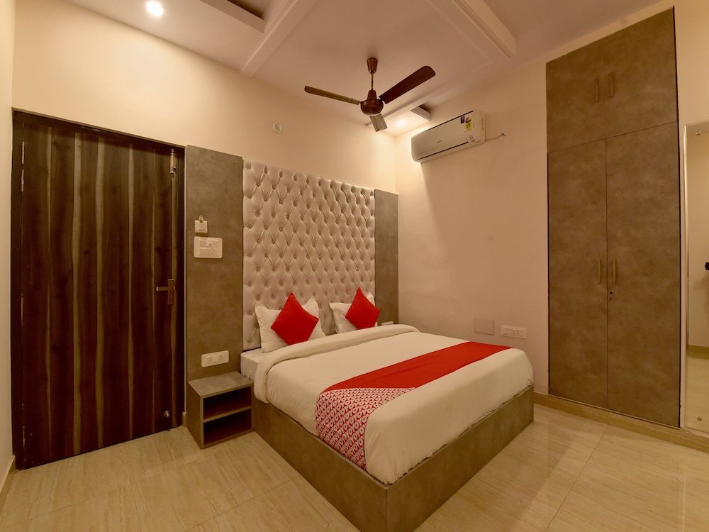 Фото Oyo 23085 Baba Hotel