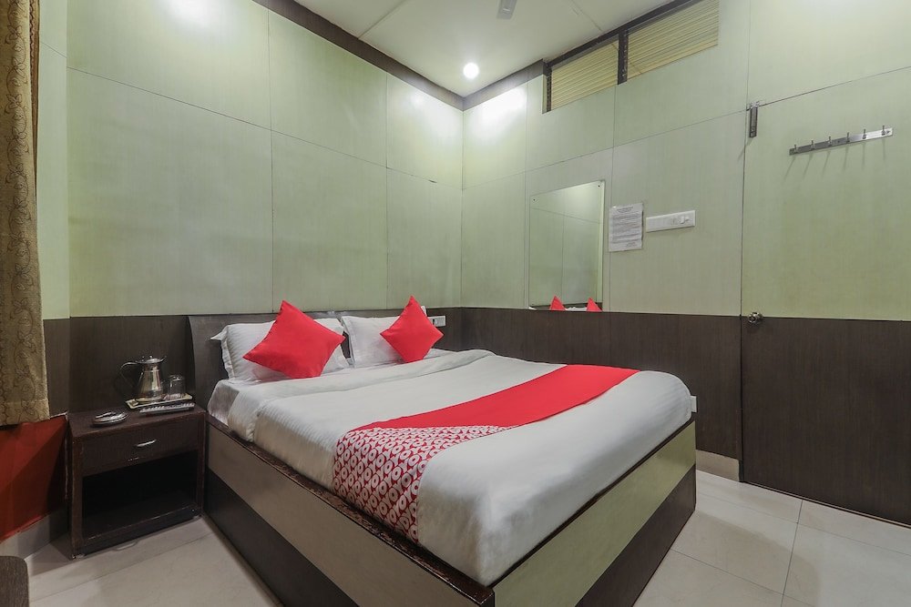 Фото Oyo 18369 Hotel Golden Peak