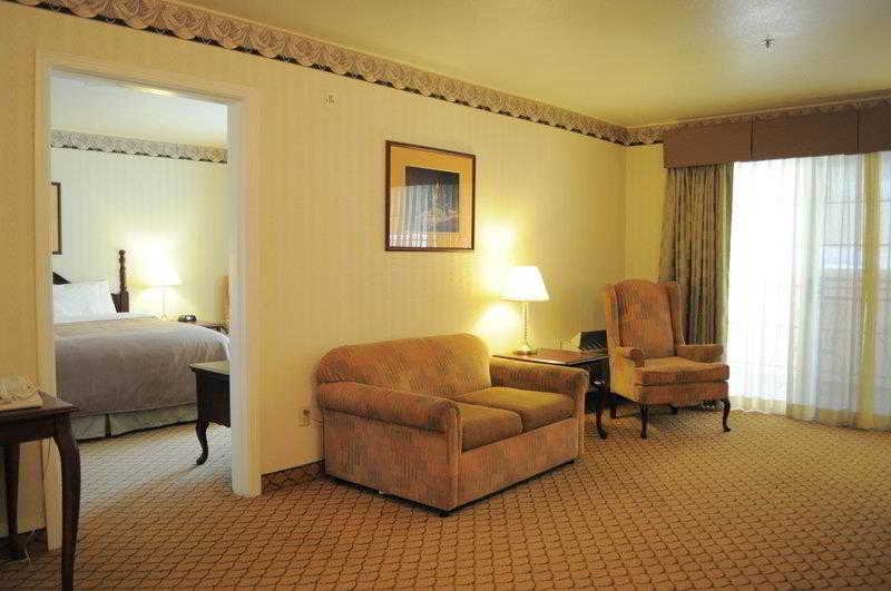 Фото Best Western Plus John Jay Inn & Suites