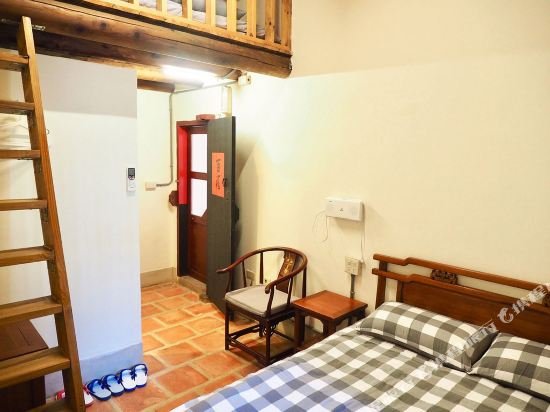 Фото Live Guest House