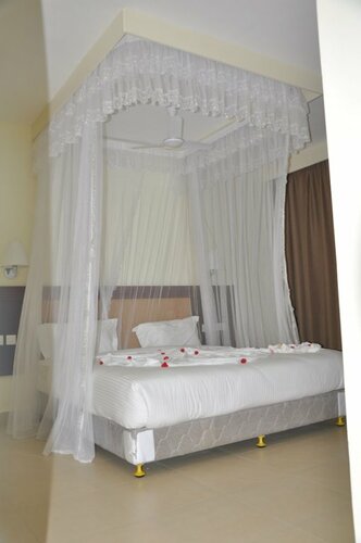 Гостиница Luwa Evergreen Hotel в Мтваре