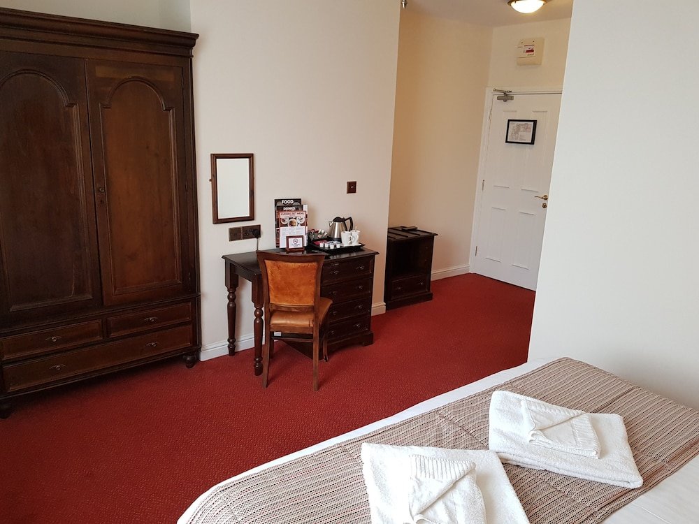 Фото White Lion Royal Hotel