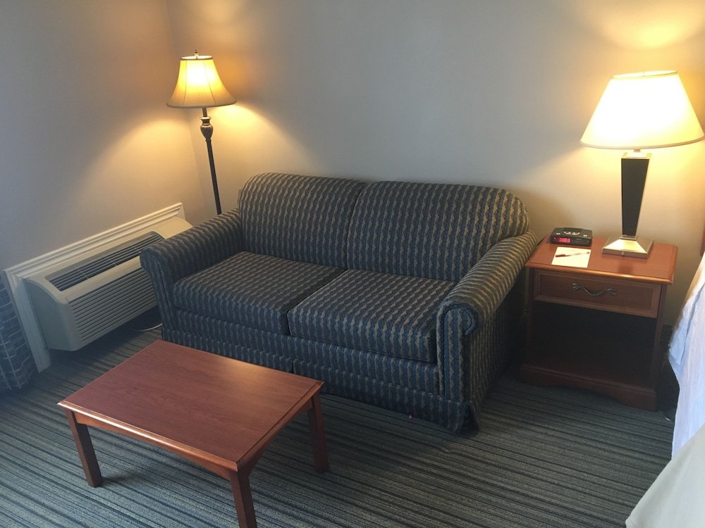 Фото Ramada by Wyndham London