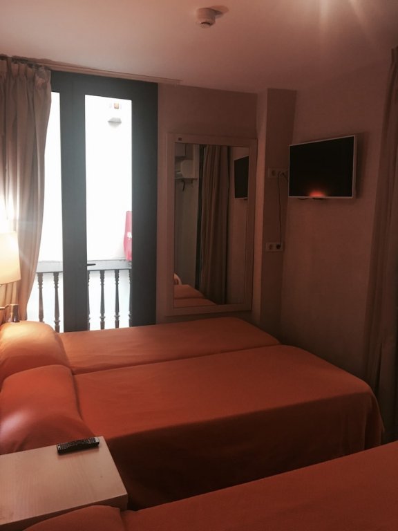 Фото Hostal Fina