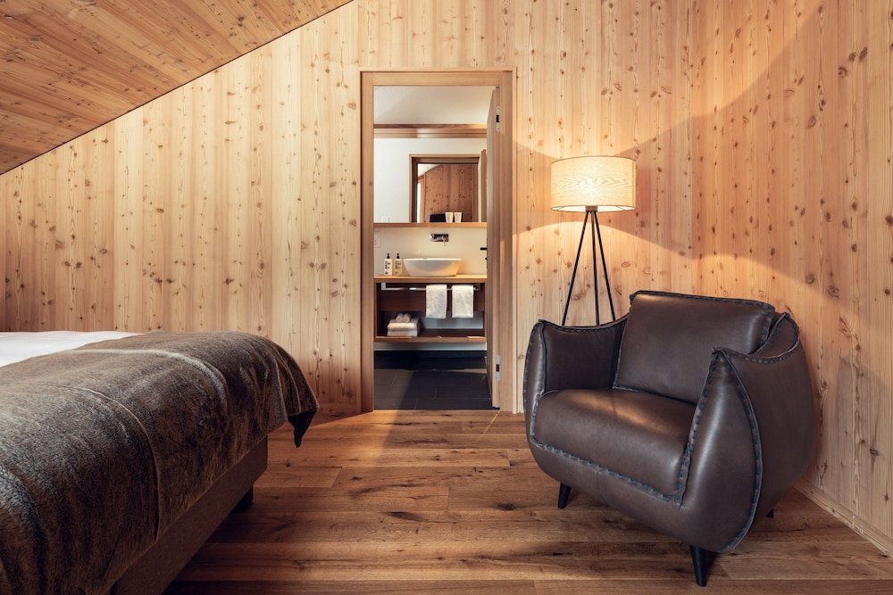 Фото Conrad's Mountain Lodge - Sport Equipment included