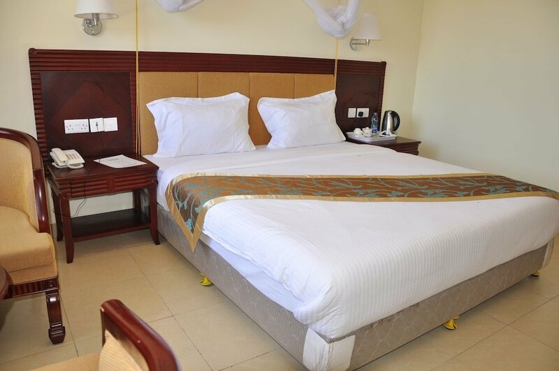 Гостиница Luwa Evergreen Hotel в Мтваре