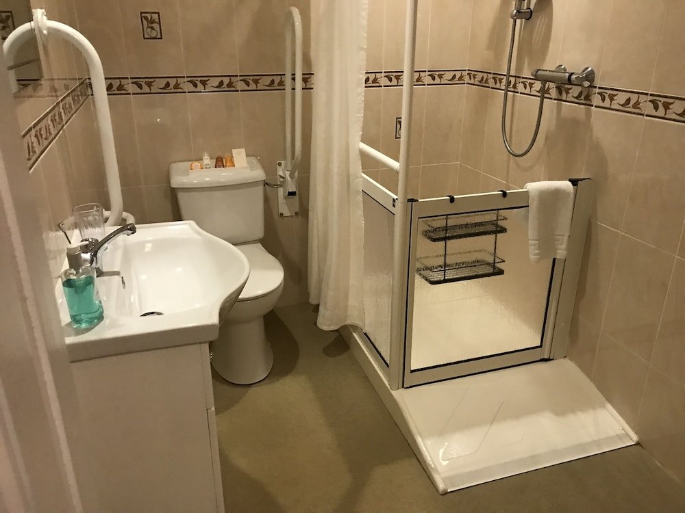 Фото Moresby Hall