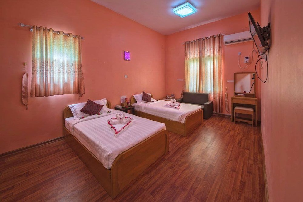 Фото Royal Tulip Hotel