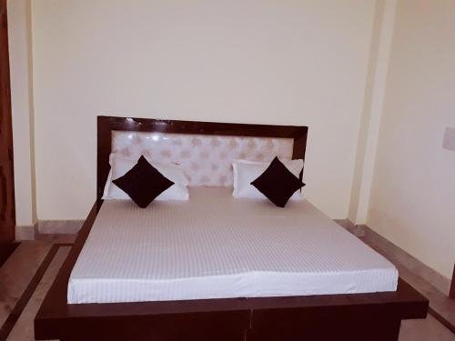 Фото Yoyo Rooms sector 70 Near Sector 62