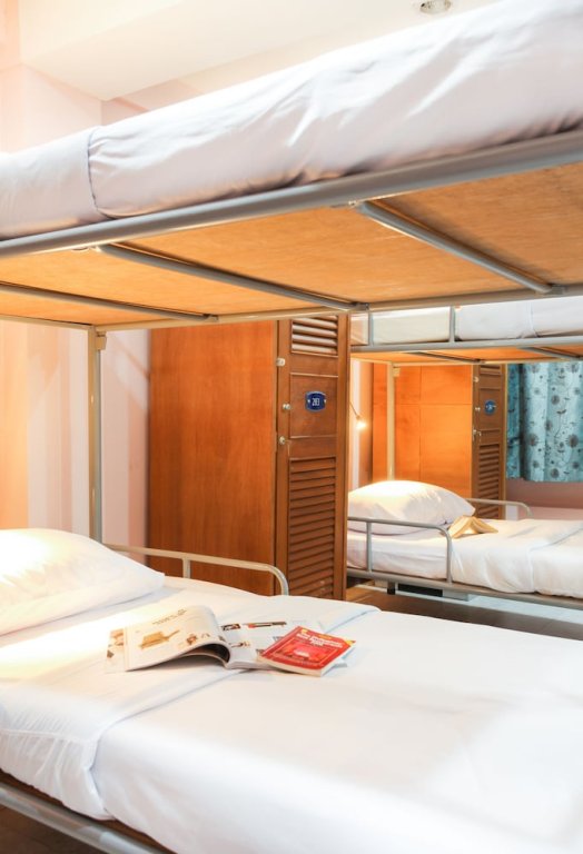 Фото Hostel 8 Sukhumvit Nana Bangkok