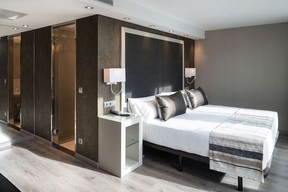 Фото Catalonia Square