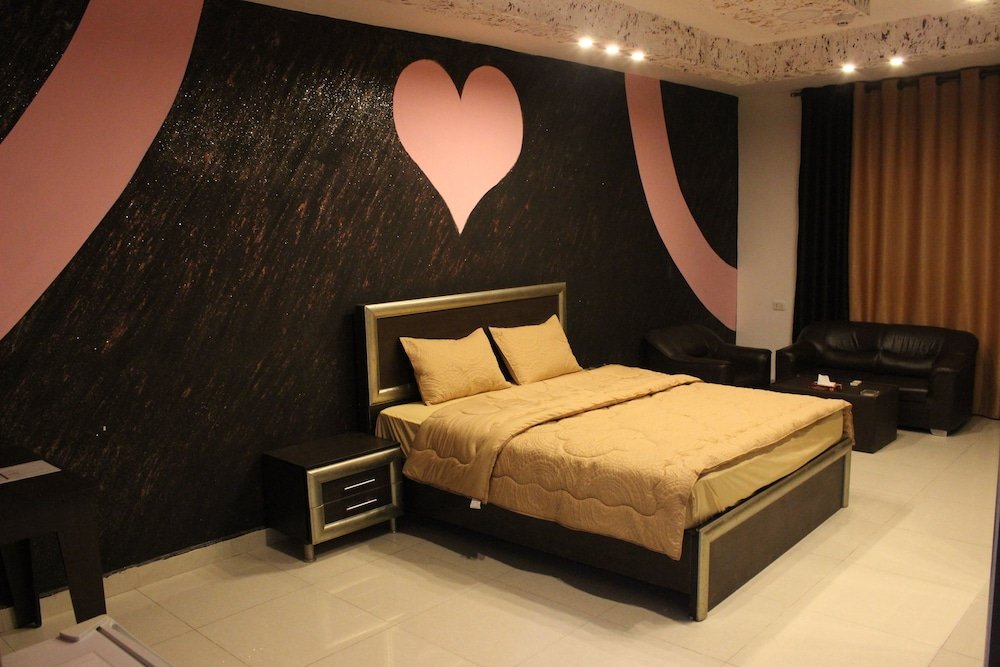 Фото Sara Crown Hotel