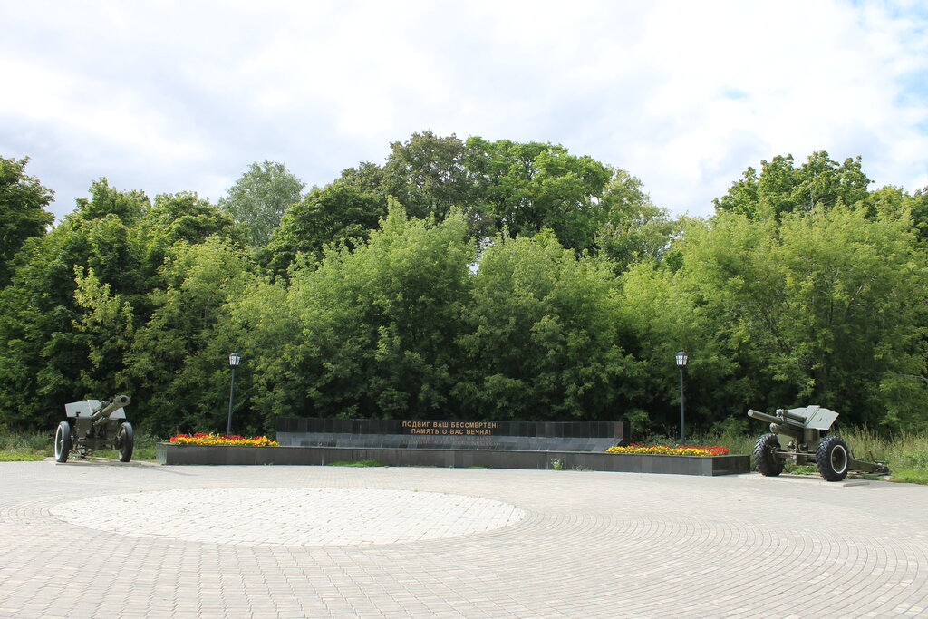 Monument, memorial Воинам Советской Армии, умерших от ран в Бугульминском эвакогоспитале № 2784, Bugulma, photo