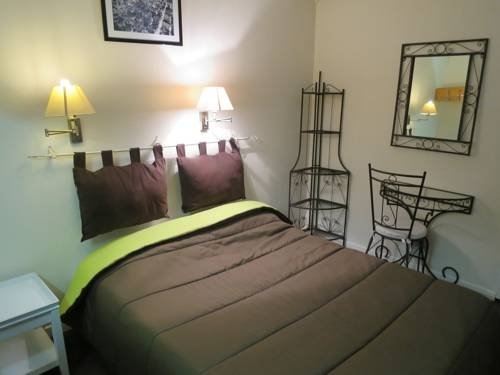 Фото Wood Inn Hôtel Aéroport Bordeaux-Mérignac