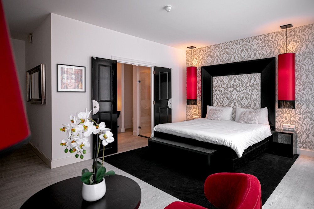 Фото Le Theatre Hotel