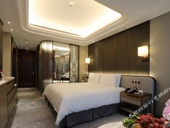 Фото Oriental Riverside Bund View Hotel