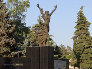 Ника (Krasnodar Territory, Kurganinsk), escultura de genero