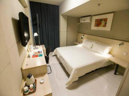 Фото Jinjiang Inn Shanghai Caobao Road Jiuxing Construction Material Market