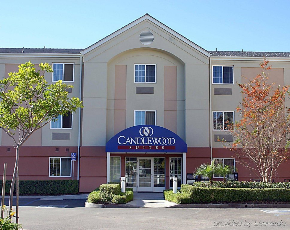 Фото Sonesta Simply Suites Irvine East Foothill