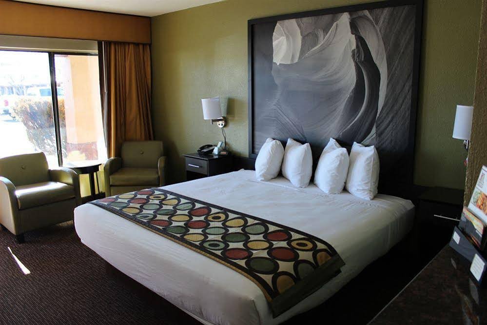 Фото Super 8 by Wyndham Conference Center NAU/Downtown