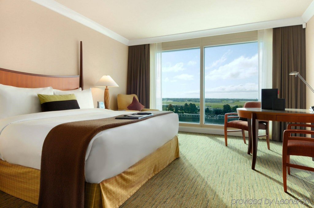 Фото Fairmont Vancouver Airport