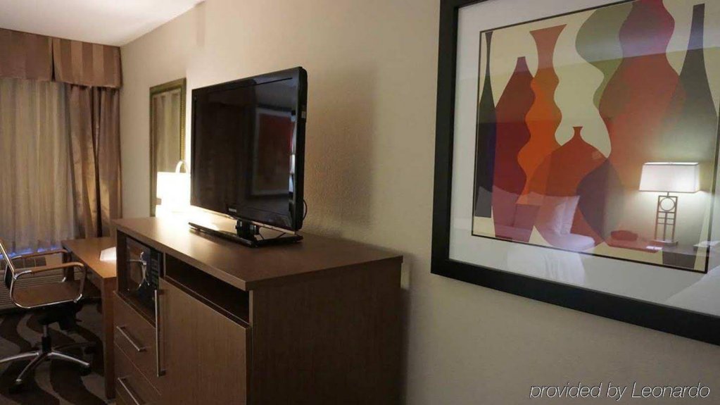 Фото Hampton Inn Oakland Hayward