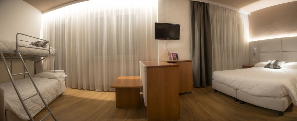 Фото Hotel Everest