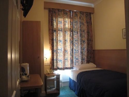 Фото West Cromwell Hotel