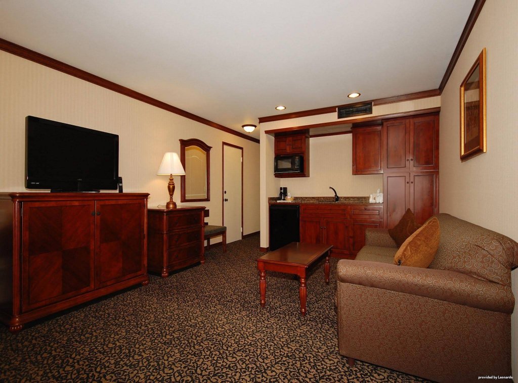 Фото Best Western Edgewater Resort