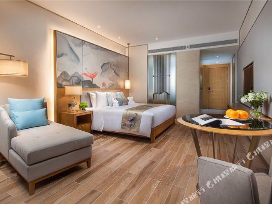 Фото Ramada Plaza Fuxian Lake