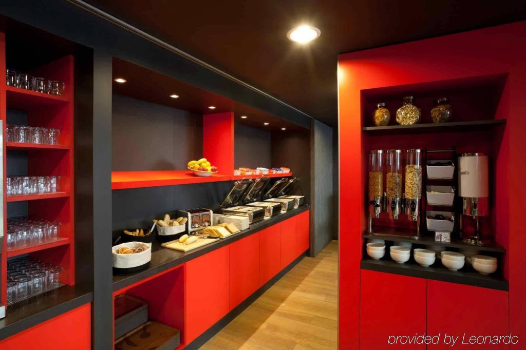 Фото Ibis Brighton City Centre - Station