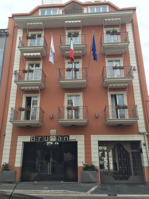 Фото Hotel Bruman Caserta