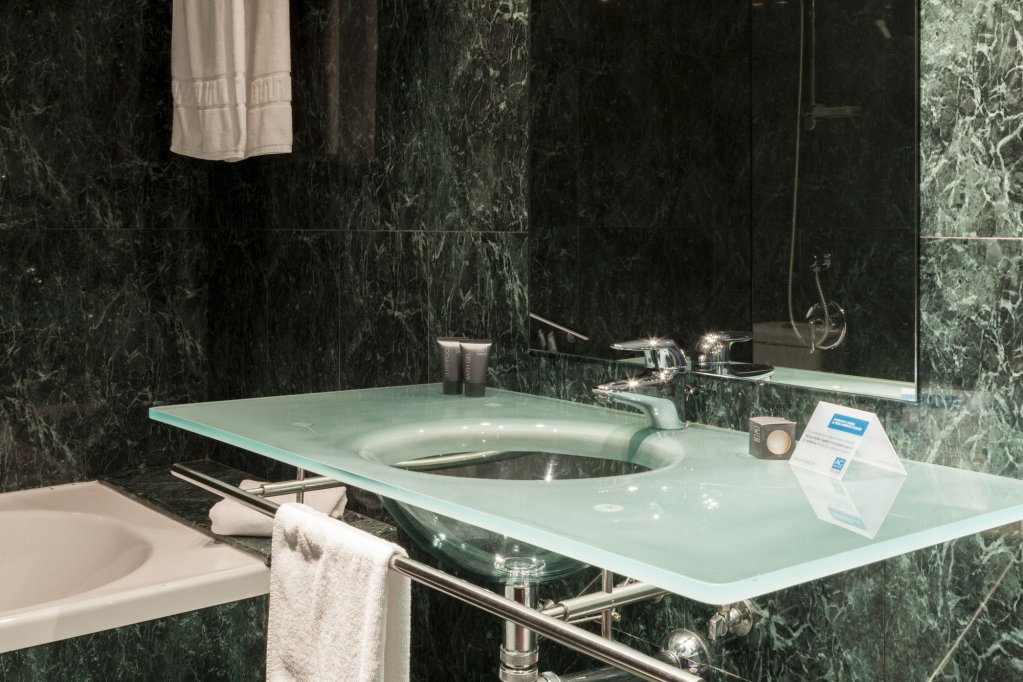 Фото Hotel Sercotel Ab Rivas