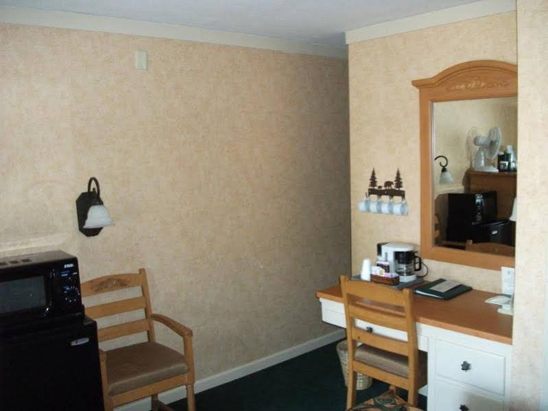 Фото The Inn at Boatworks