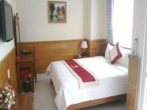 Гостиница Hoang Yen Canary Hotel в Куинёне