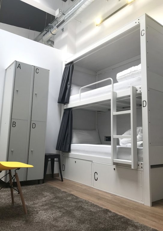 Фото Airhostel Barcelona Aeropuerto