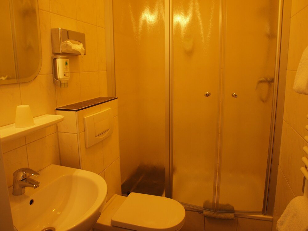 Фото Airport Businesshotel Koeln