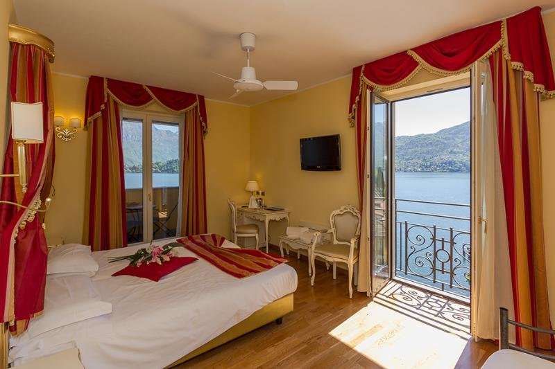 Фото Britannia Excelsior