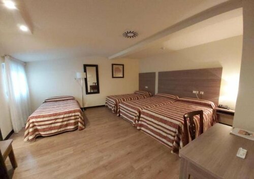 Внешний вид отеля Hotel Centro Los Braseros в Бургосе, фото 4