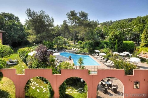 Внешний вид отеля Hôtel Mercure Antibes Sophia Antipolis в Вальбонне, фото 5