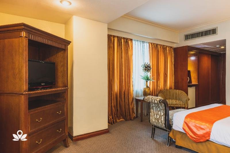 Фото Tiara Oriental Hotel