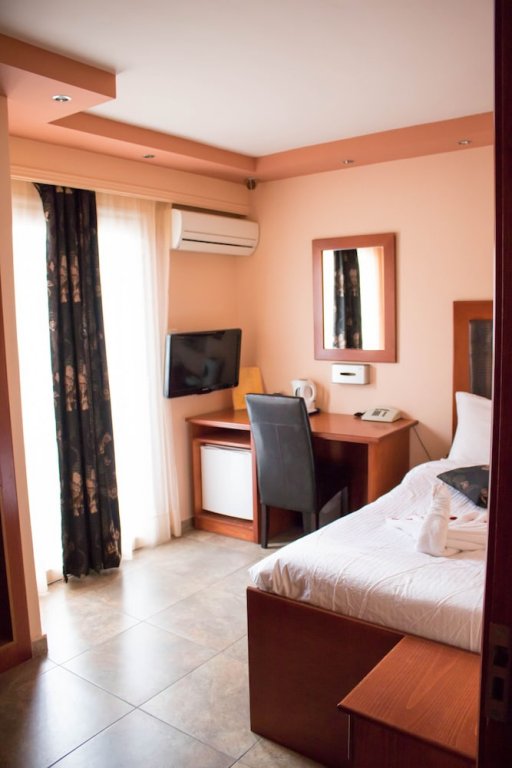 Фото Americana Hotel