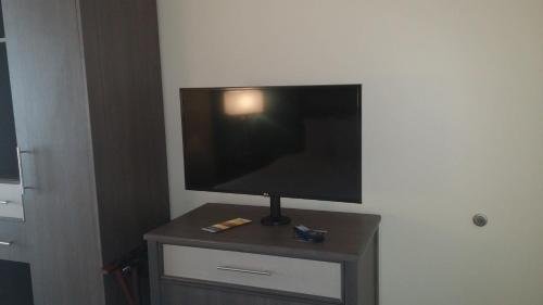 Фото Commander Hotel & Suites