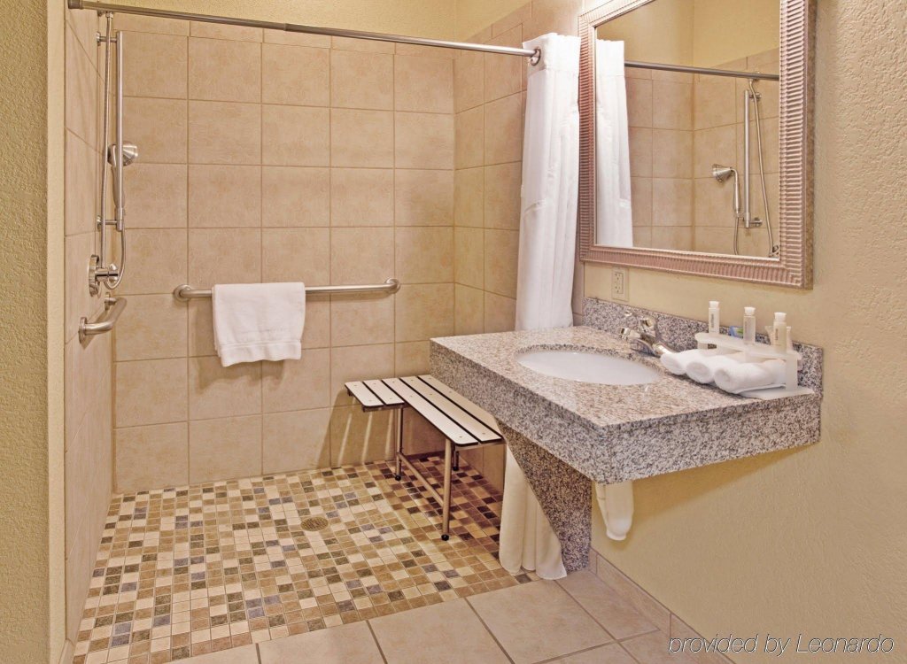 Фото Holiday Inn Express Hotel & Suites El Dorado, Kansas, an Ihg Hotel