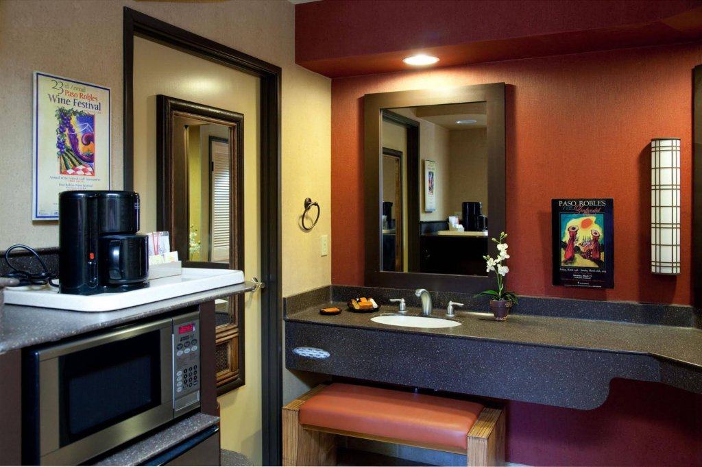 Фото Adelaide Inn